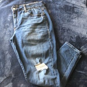 LuLaRoe 34 Distressed Standard Wash Skinny Jeans